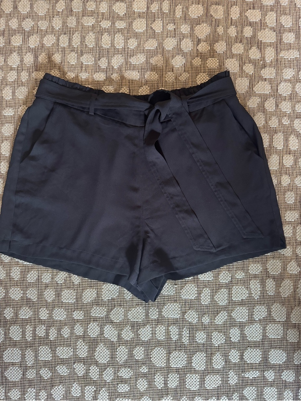 Lauren Conrad Black Paperbag Waist Tie Shorts Size Large